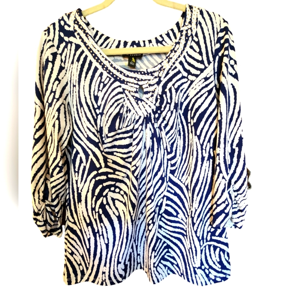 NWOT I.N. Studio 3/4 sleeve Large blouse